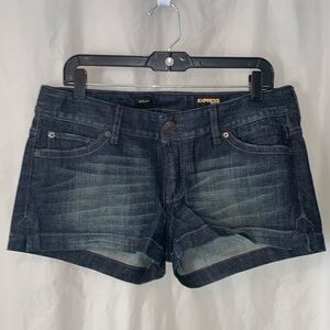 BACK POCKET EMBROIDERY SIZE 10 EXPRESS DENIM SHORTS